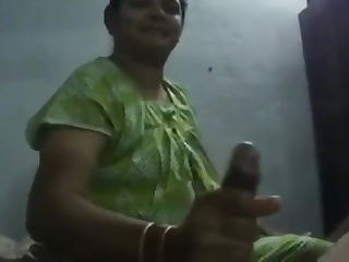 Flog SLIMY Hand-job Indian Desi aunty wed